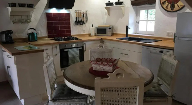 Коттедж La Tuilerie Grange (Adults only gite) with two en-suite double bedrooms