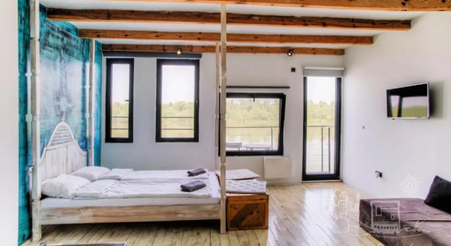 ArkaBarka 2- Floating Dream Rooms and Apartments, Забронировать Апартаменты/квартира Нови Белград Белград, рядом с Торговый центр Usce