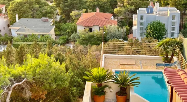 Апартаменты Serenity Holiday Home with self contained apartment and private pool