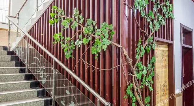 Yuntaishan Caihong Motel, Book Motel Jiaozuo Henan