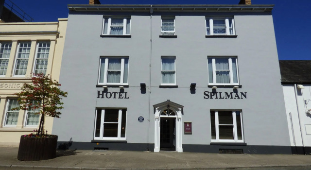 Spilman Hotel, Забронировать Отель Кармартен Carmarthenshire, рядом с Галерея Oriel Myrddin