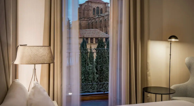 Номер Superior с балконом NH Collection Salamanca Palacio de Castellanos