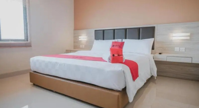 RedDoorz Plus near Ferry Terminal Batam Center, Rezervovat Hotel Batam Center Batam
