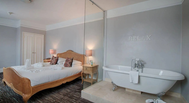 Saracens Head Hotel