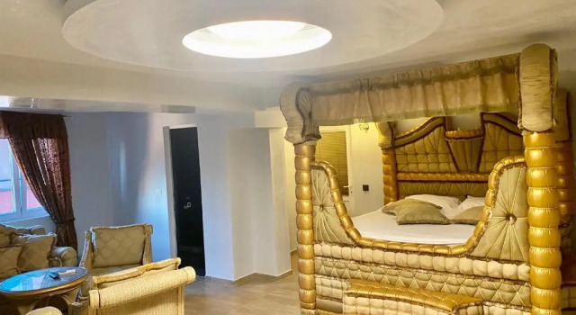 Полулюкс Bali Colosseum Hotel