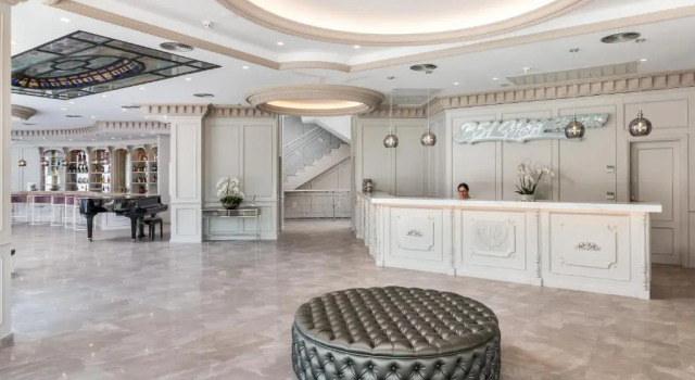 Park Plaza Suites Apartments
