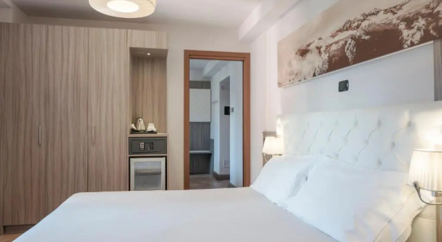 Четырёхместный номер Standard с видом на горы Hotel Garnì Cristallo