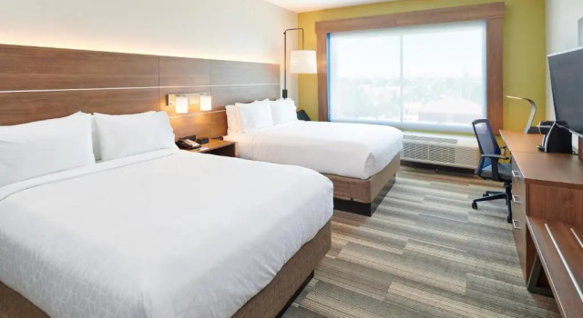 Четырёхместный номер Standard Holiday Inn Express & Suites Taylor by IHG