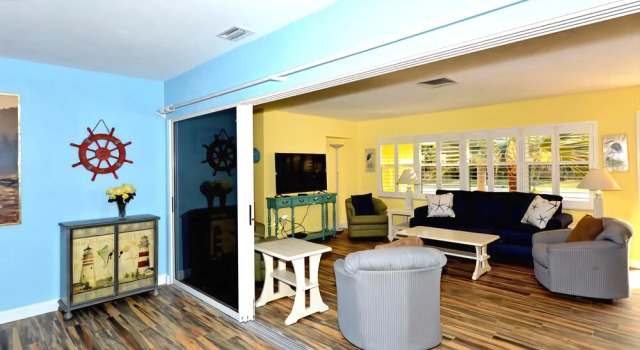 Surf Rider's Cottage 2 Bedrooms 1 Bathroom Condo