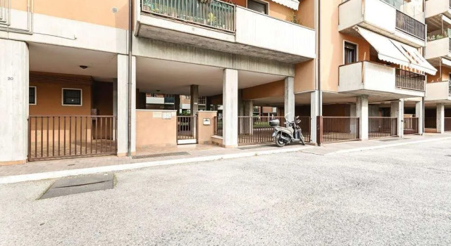 Colourful Flat Borgo Roma, Prenota Hotel Hotel a Veneto con parcheggio, Parcheggio