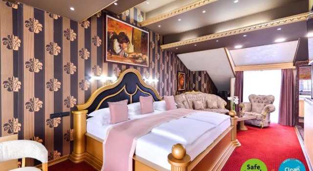 Люкс Presidential с балконом Prezident Hotel Novi Sad - Outdoor Pool & Spa