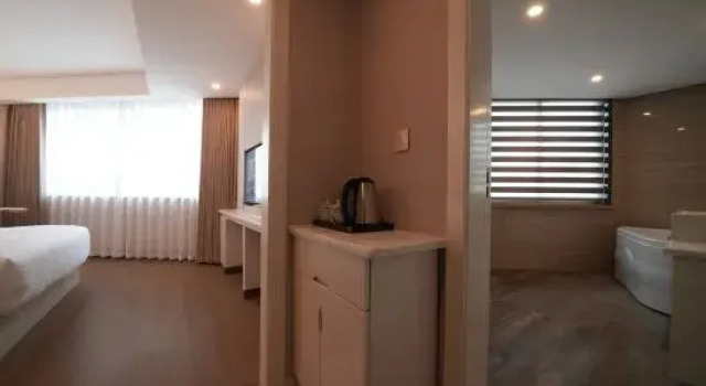Люкс Elong R.YUN Hotel (Tiantaishan High-Speed Railway Station)