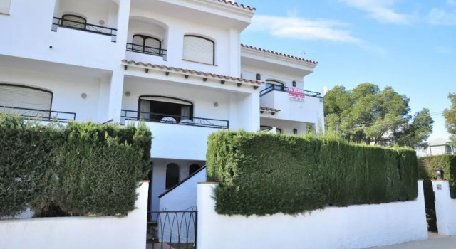 Casa Junto al mar Para 6 Personas en Miami Playa, Забронировать Отель Отели Tarragonès с бассейном, Бассейн