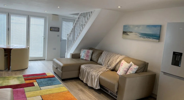 Remarkable 1-bed Cottage in Mumbles Swansea