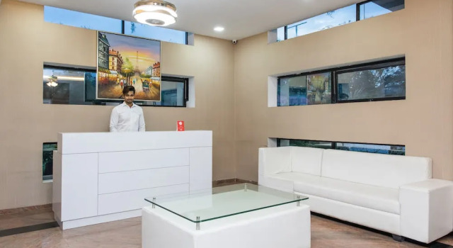 OYO 22319 Hotel Prem Bandhan, Забронировать Отель Отели штата Мадхья-Прадеш с парковкой, Парковка
