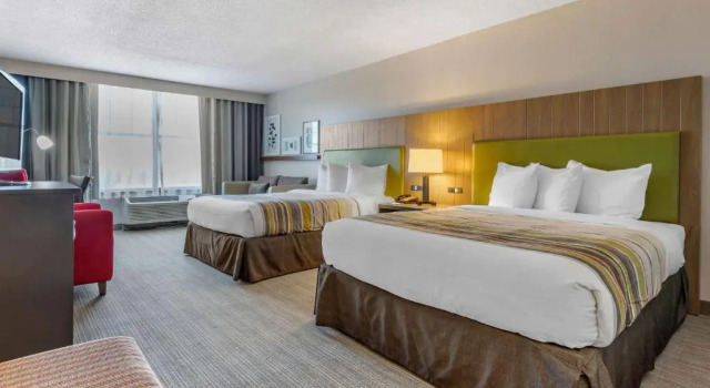 Четырёхместный люкс Country Inn & Suites by Radisson, Lumberton, NC