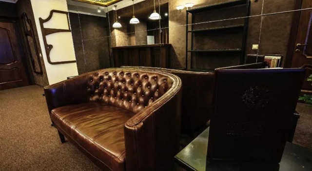 Hotel 39, Забронировать Отель Отели Львова с парковкой, рядом с Музей этнографии и художественного промысла, Парковка