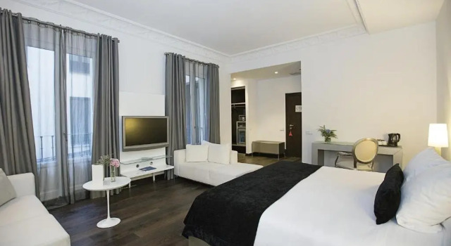 Двухместный номер Deluxe Hospes Puerta de Alcalá, a Member of Design Hotels