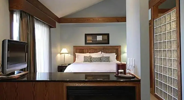 Huff Estates Inn & Winery, Book Hotel Bloomfield Prince Edward