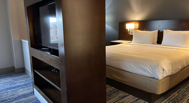 Двухместный люкс Skyline Hotel Detroit Airport, SureStay Collection by Best Western