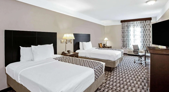Четырёхместный номер Standard La Quinta by Wyndham Deer Park