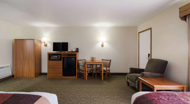 Четырёхместный номер Standard Best Western Grahams