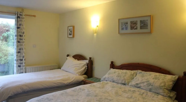 Courtlands Nurseries B&B, Забронировать Отель «постель и завтрак» Отели Исторического графства Суссекса с парковкой, Парковка