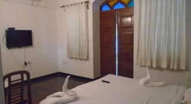 Tiara Lotus Inn, Prenota Hotel Hotel a Goa con piscina, Piscina