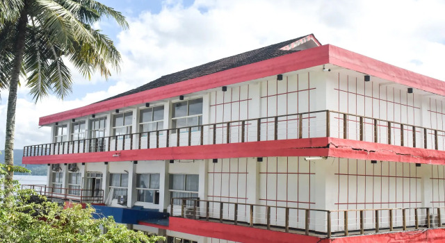 RedDoorz Plus @ Tirta Kencana Hotel, Book Hotel Hoteller i Ambon med parkering, Parkering