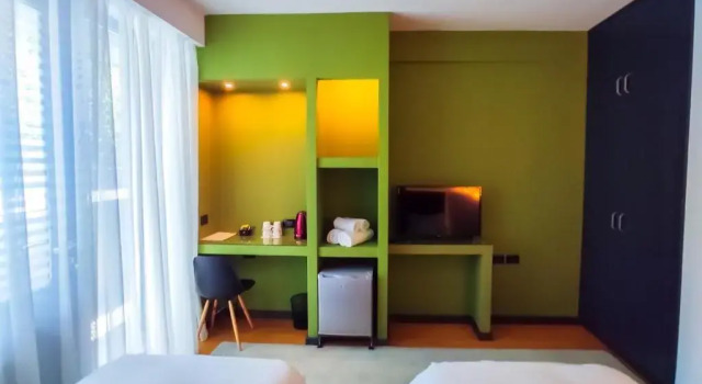 Dims Hotel & Restaurant, Забронировать Отель Отели Корчи с завтраком, Завтраки