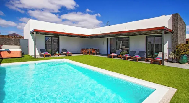 Angelina, Reservar Hotel Puerto del Carmen 