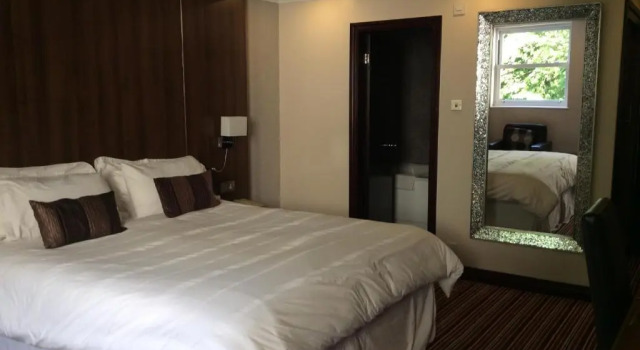Номер Deluxe Briars Hall Hotel