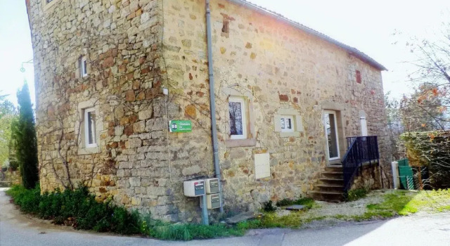 Authentic Stone Mas Retreat, Prenota Casa vacanze Ville a Cevenne, Villa