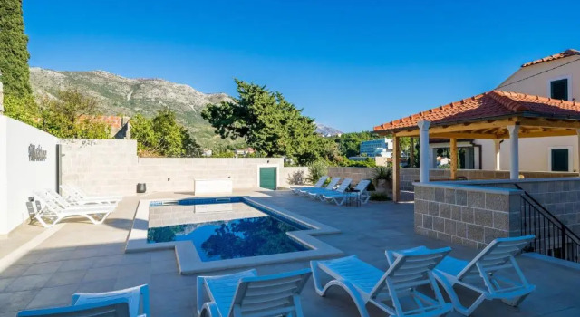 Апартаменты Comfort Residence & Pool Villa Schwarz Suites