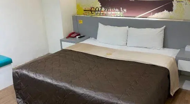 Номер Standard Laurel Business Hotel