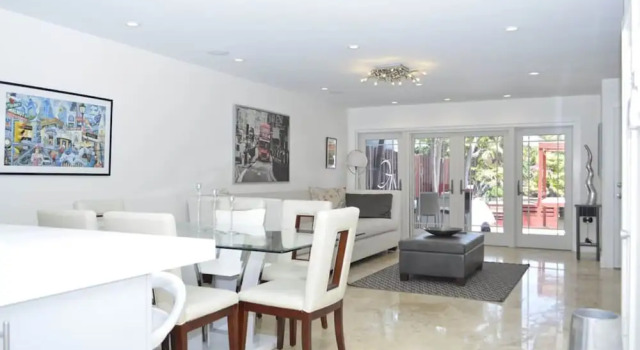 Вилла Luxury 2 Bedroom Homes in North Miami by TMG