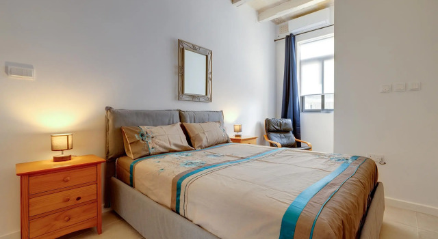 Stylish 2BR Apartment in Valletta