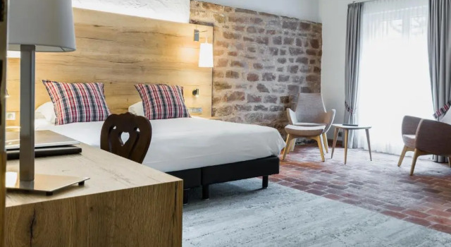 Полулюкс Lauberge Du Cheval Blanc et Spa