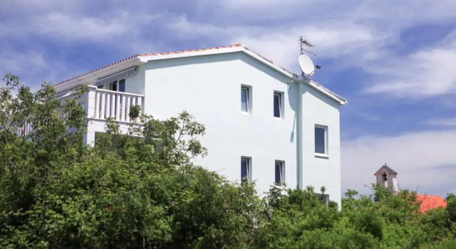 Apartments Luka