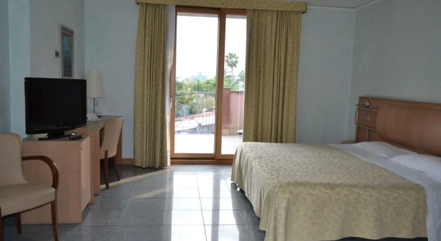 Двухместный номер Standard с видом на море Marina Palace Hotel & Congress Hall