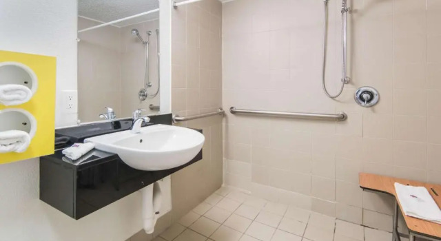 Номер Standard Motel 6-Addison, TX - Dallas