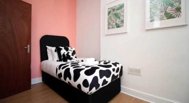 Principality House by Mia Living 3 bedroom apartment a 5 min walk to Principality Stadium