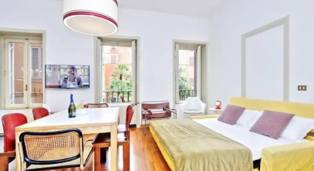 Апартаменты Executive Spacious Modern Loft Steps from Trevi Fountain