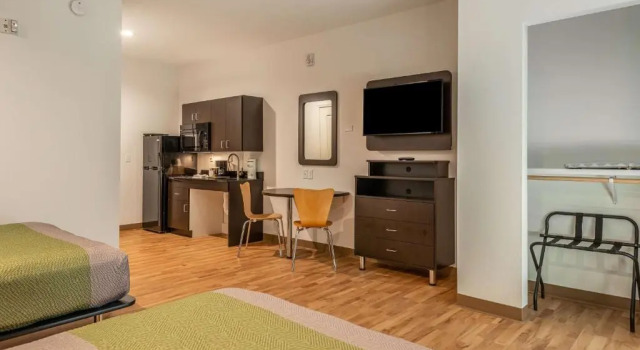 Четырёхместный номер Deluxe Studio 6 Lake Charles, LA