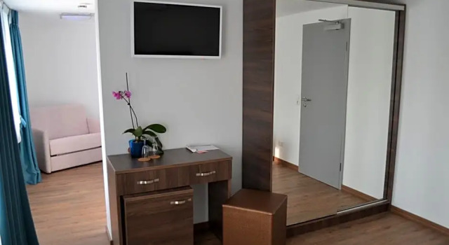 Люкс Hotel Myrsini
