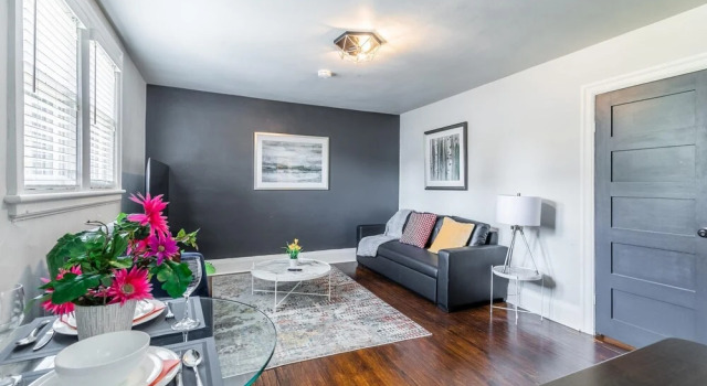 1BR - Boutique Condo w Netflix - Prime DT, Varaa Boutique-hotelli Hamilton 