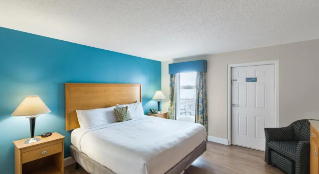Люкс с 2 комнатами The Ocean Key Virginia Beach Resort
