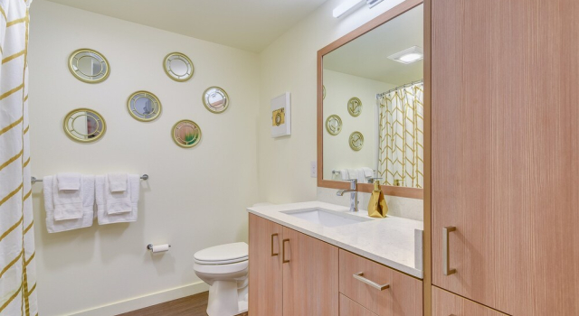 Modern Suite at the Market - Two Bedroom Apartment, Забронировать Апартаменты/квартира Сиэтл штат Вашингтон, рядом с Seattle Great Wheel