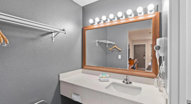 Номер Standard Basecamp Puyallup a Travelodge by Wyndham