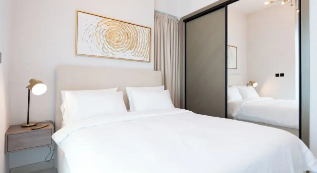 Trendy 2 Bed in Binghatti Canal, Забронировать Апартаменты/квартира Отели Эмирата Дубая с парковкой, рядом с Al Wajeha Al Maeyah Marine Transport Station, Парковка